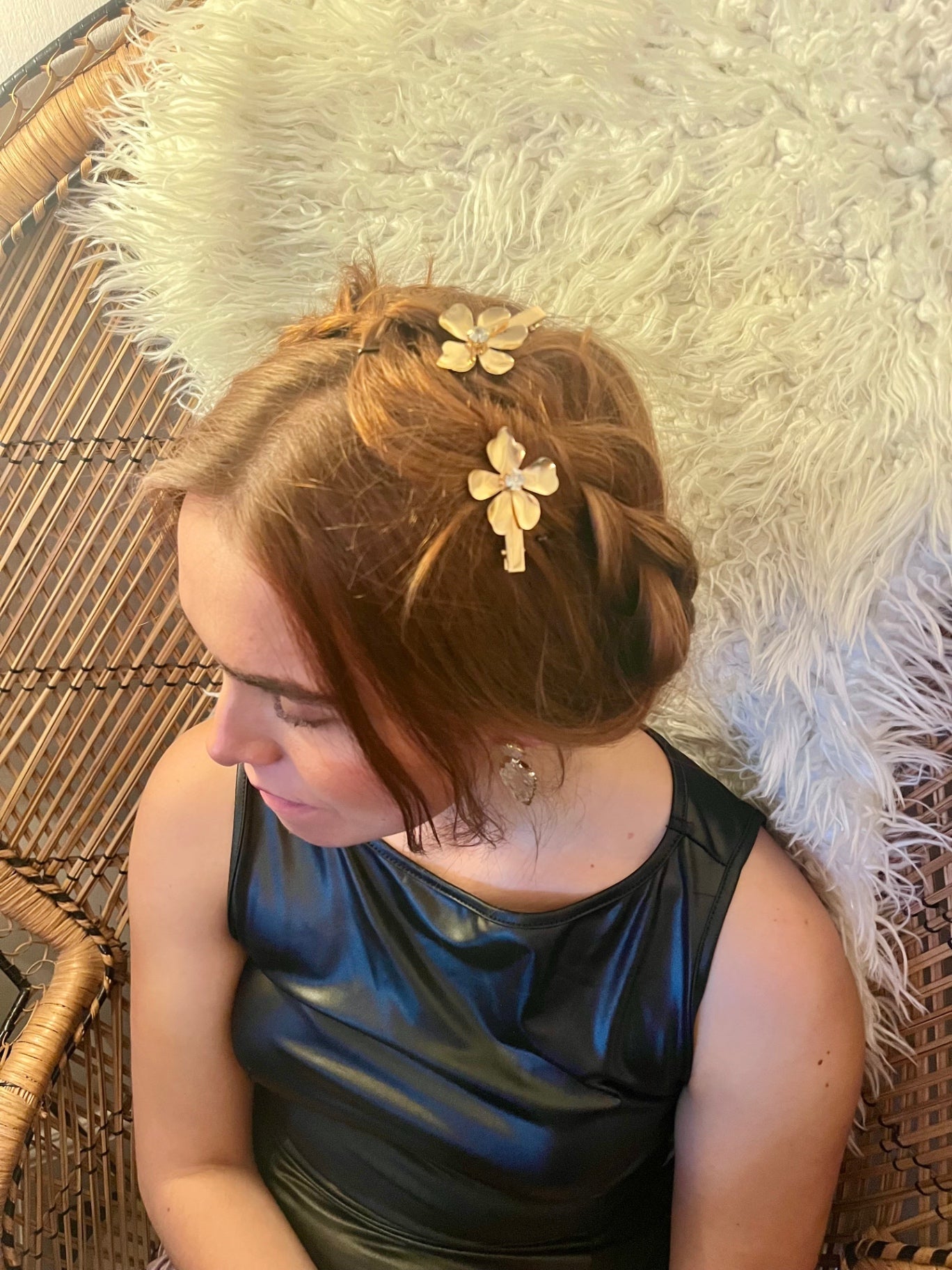 Golden Bloom Hair Clip – Floral Crystal Hair Accessory
