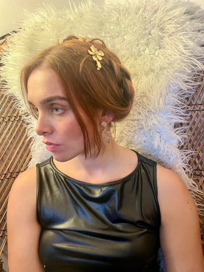 Golden Bloom Hair Clip – Floral Crystal Hair Accessory