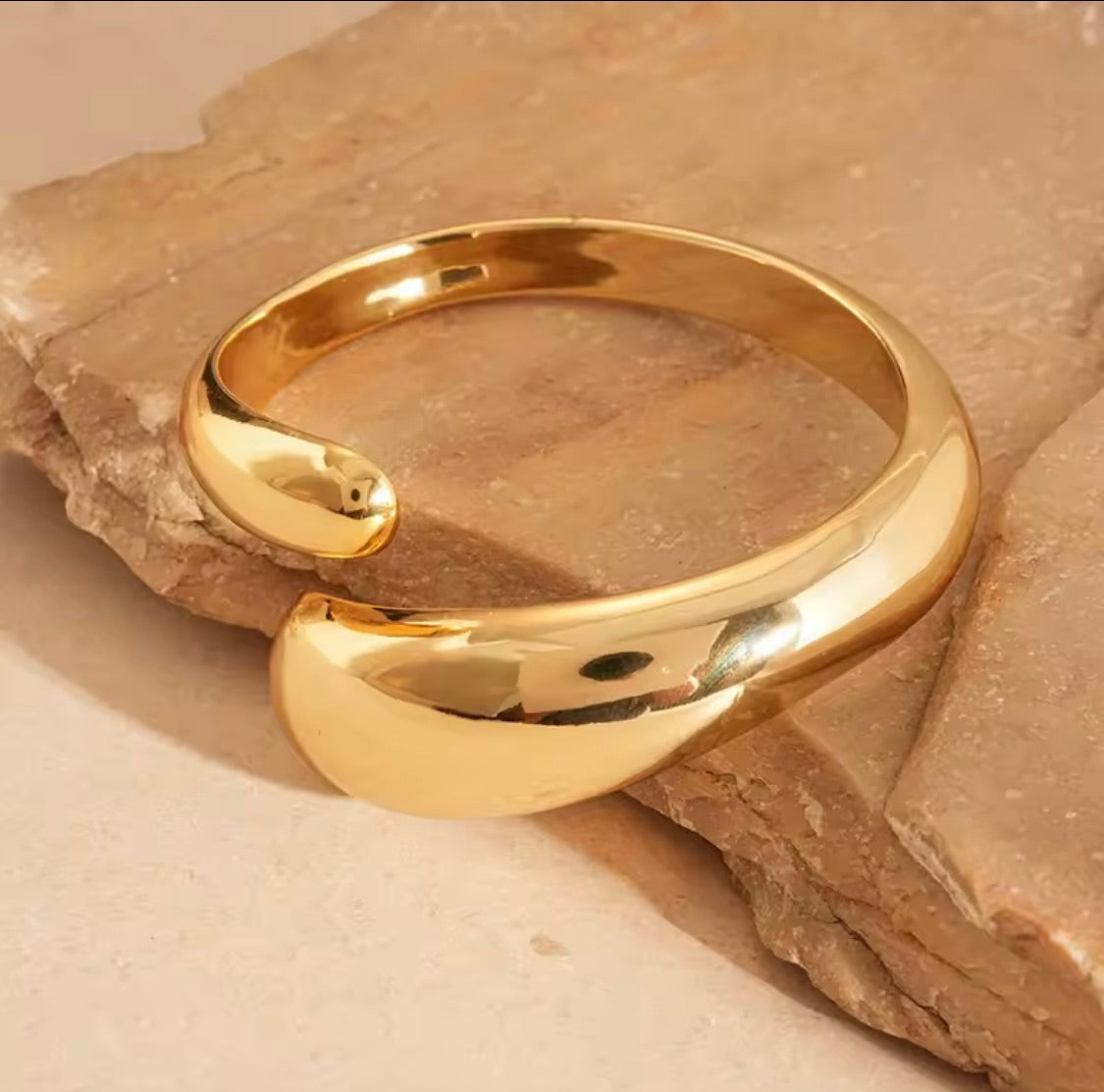 Lunar Melt Gold Cuff Bracelet – Sculpted Statement Bangle
