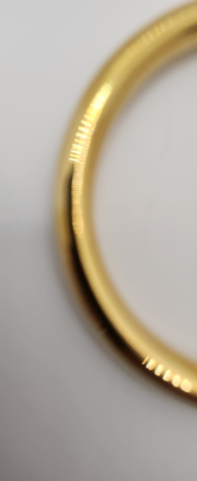 Waterproof ^ tarnish proof 18ct gold plated bangle