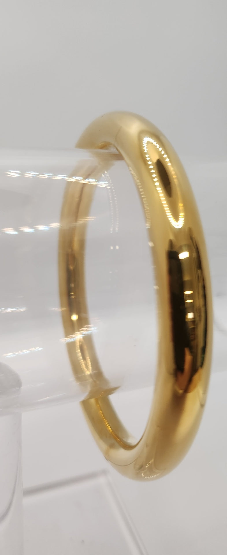 Waterproof ^ tarnish proof 18ct gold plated bangle