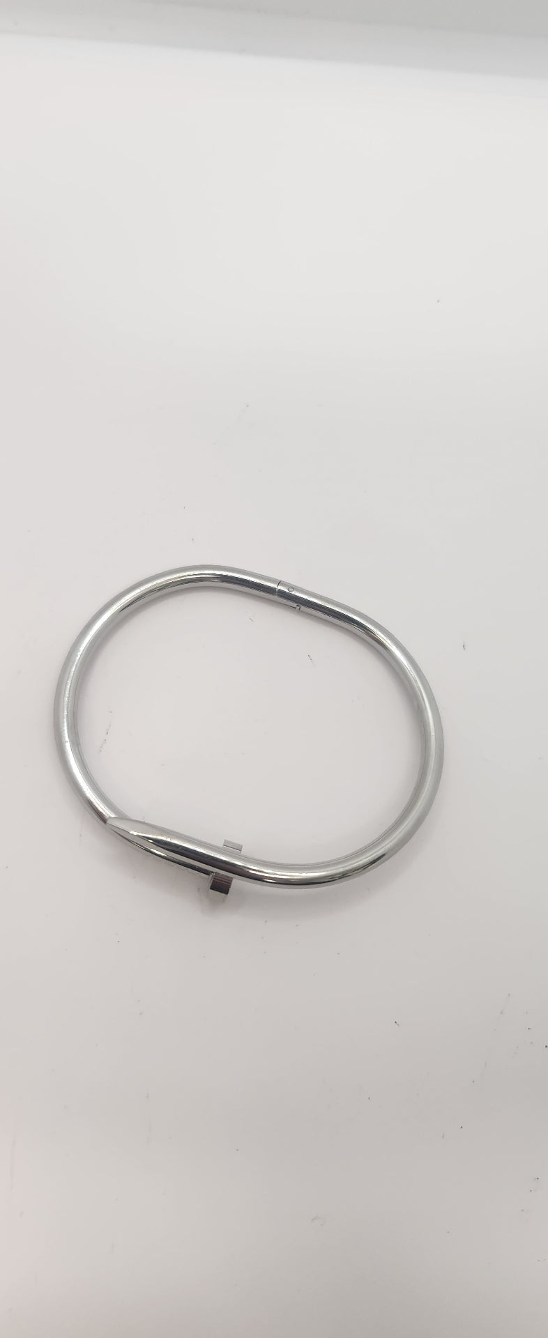 Nail bangle