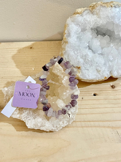 💜 Amethyst Crystal Chip Bracelet