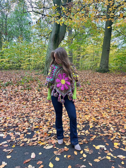 Pom Pom poncho - THE MAGIC LABEL