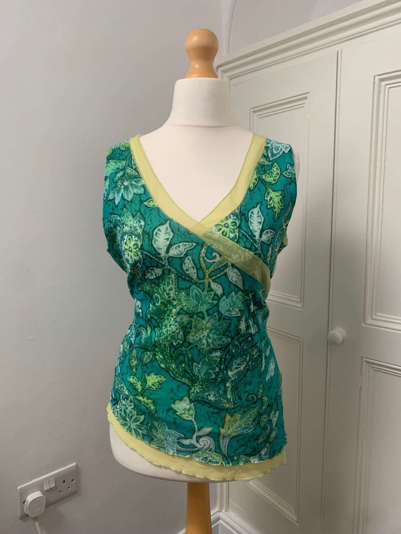 vintage green floral jacqueline riu top