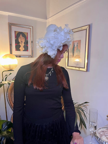 White bow Woolley hat