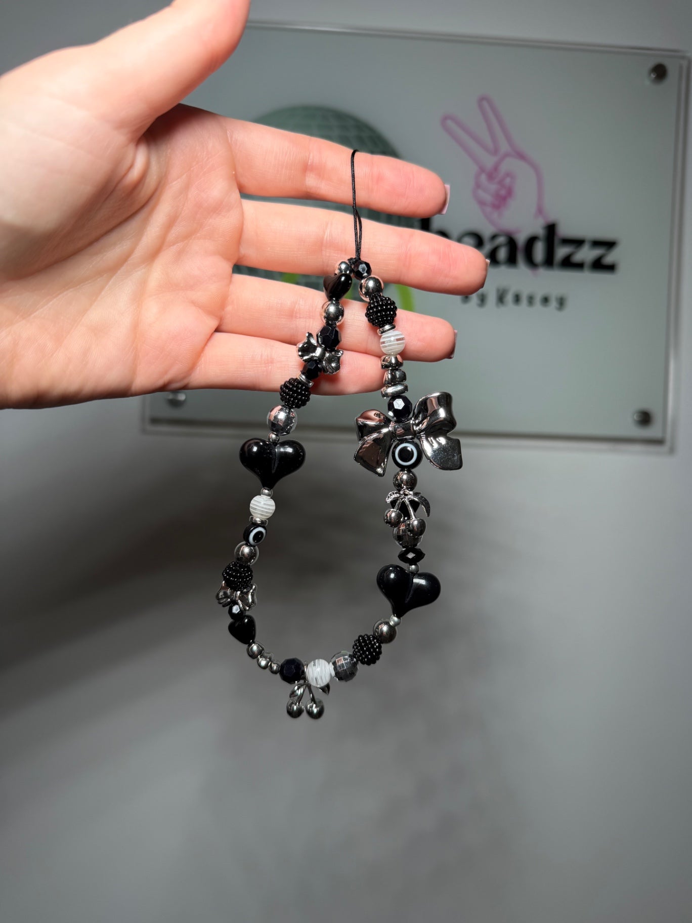 Bow SZN phone charm - silver