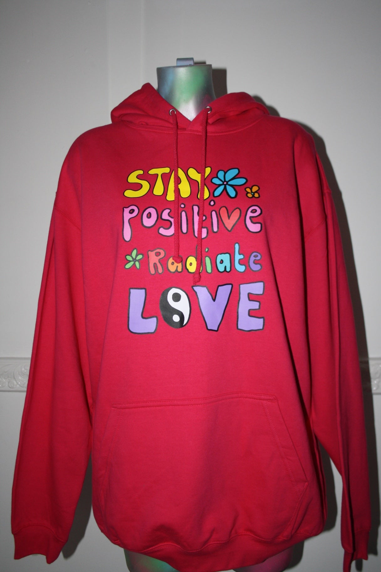 Stay positive hoodie - THE MAGIC LABEL