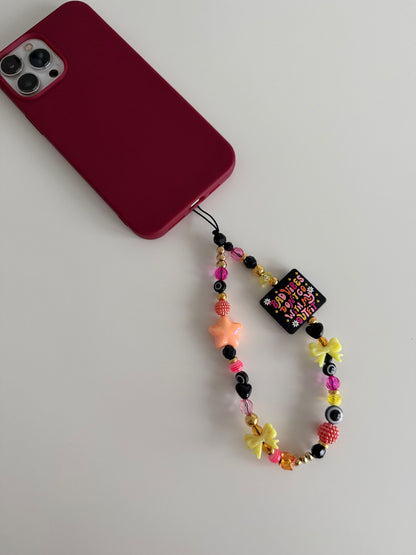 ‘Bad vibes don’t go with my outfit’ phone charm