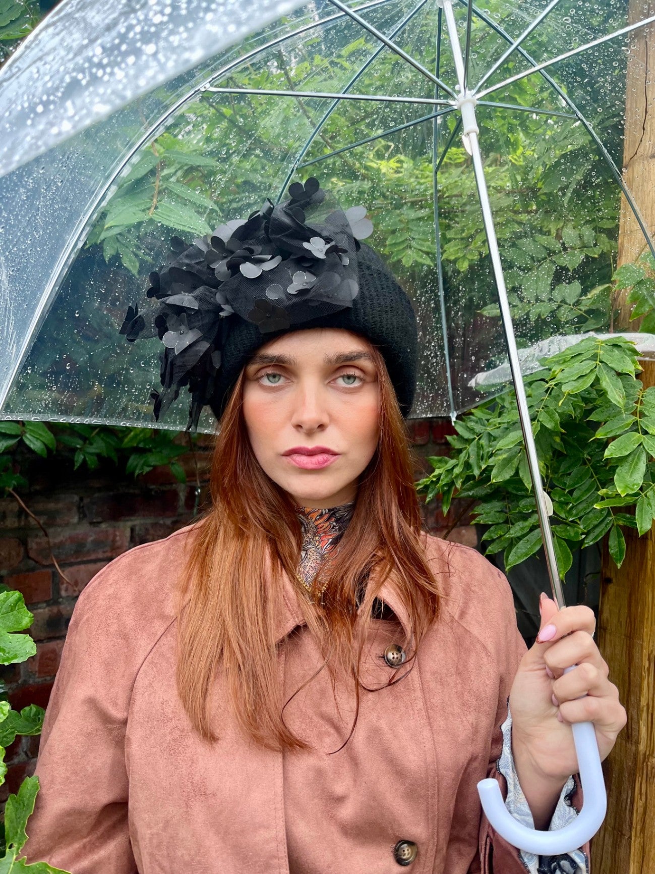 BLACK WOOL HAT WITH NETTED BOW