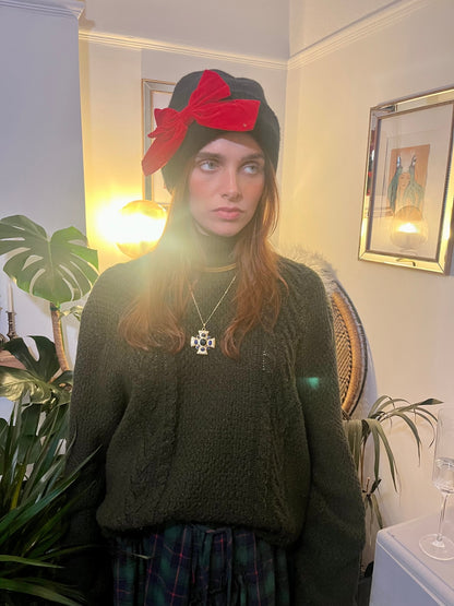 BLACK WOOL HAT WITH RED BOW