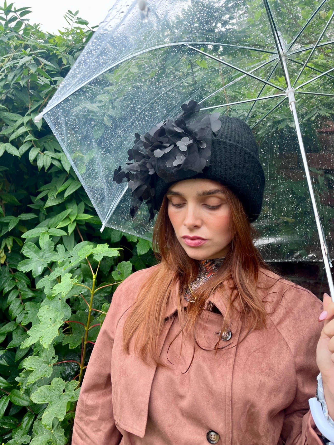 BLACK WOOL HAT WITH NETTED BOW