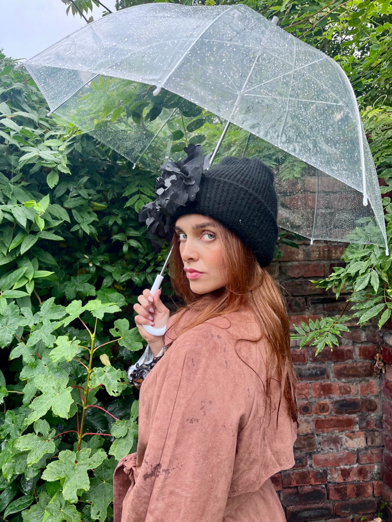 BLACK WOOL HAT WITH NETTED BOW