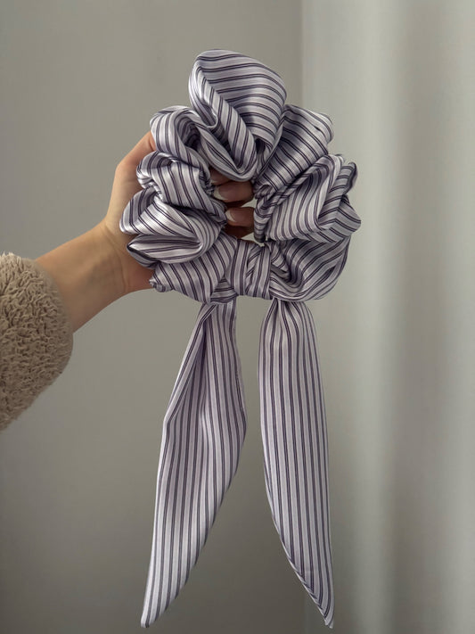 Scrunchie- purple stripes 