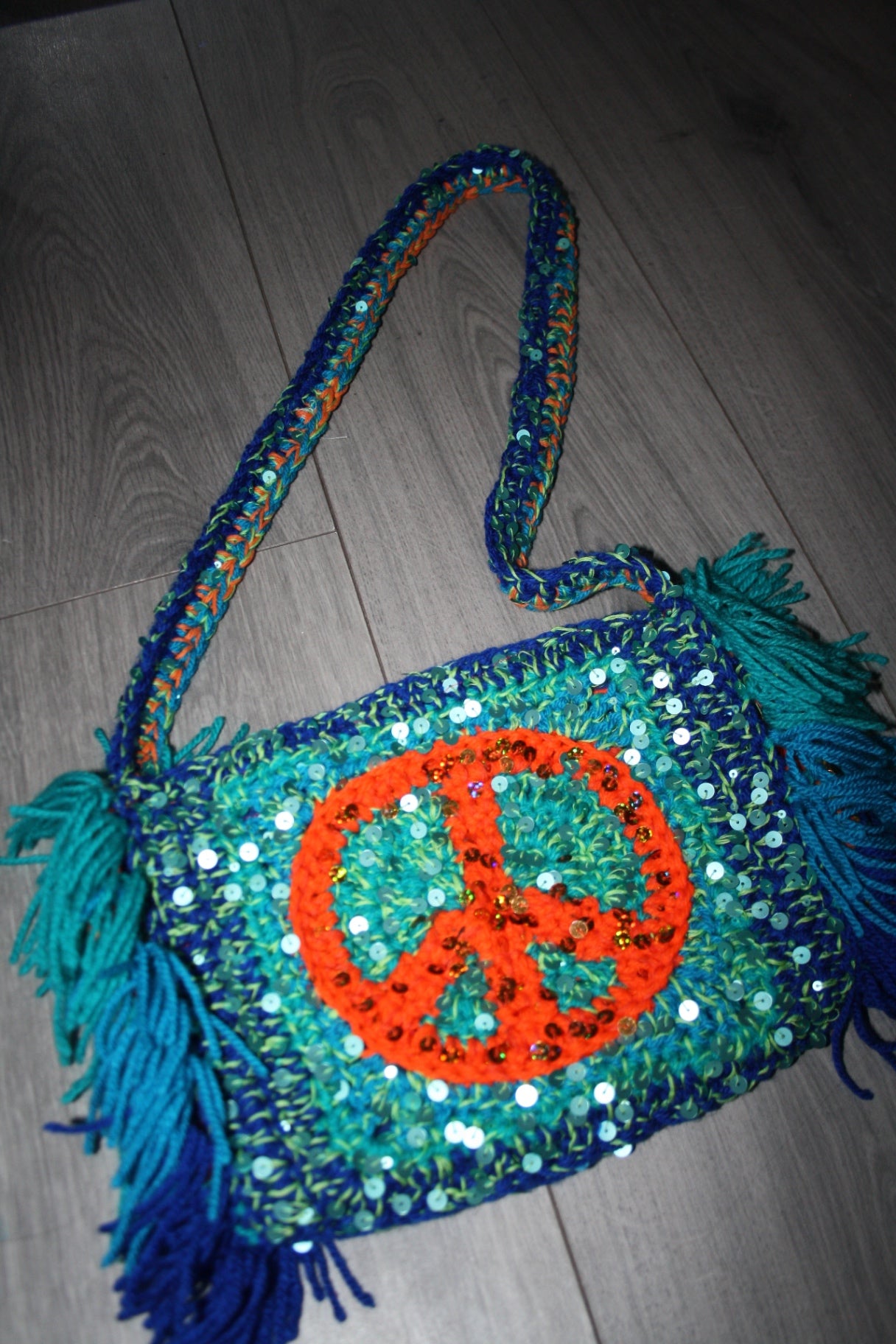 Crochet peace sign bag - THE MAGIC LABEL