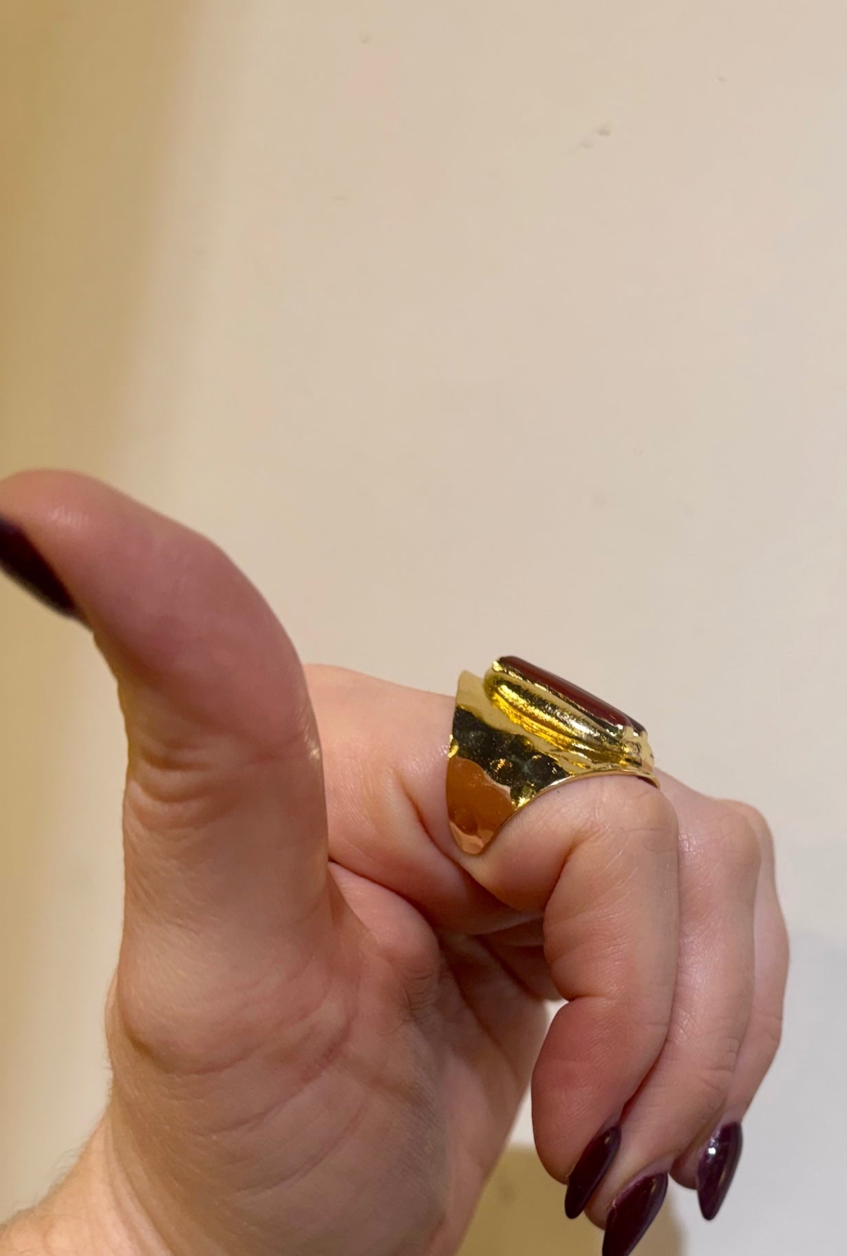 Red Agate Pillar Ring 