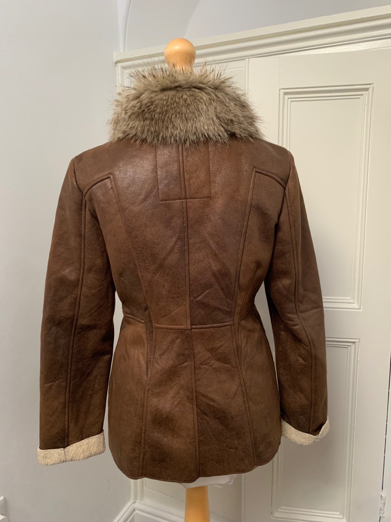 guess faux fur collar jacket 