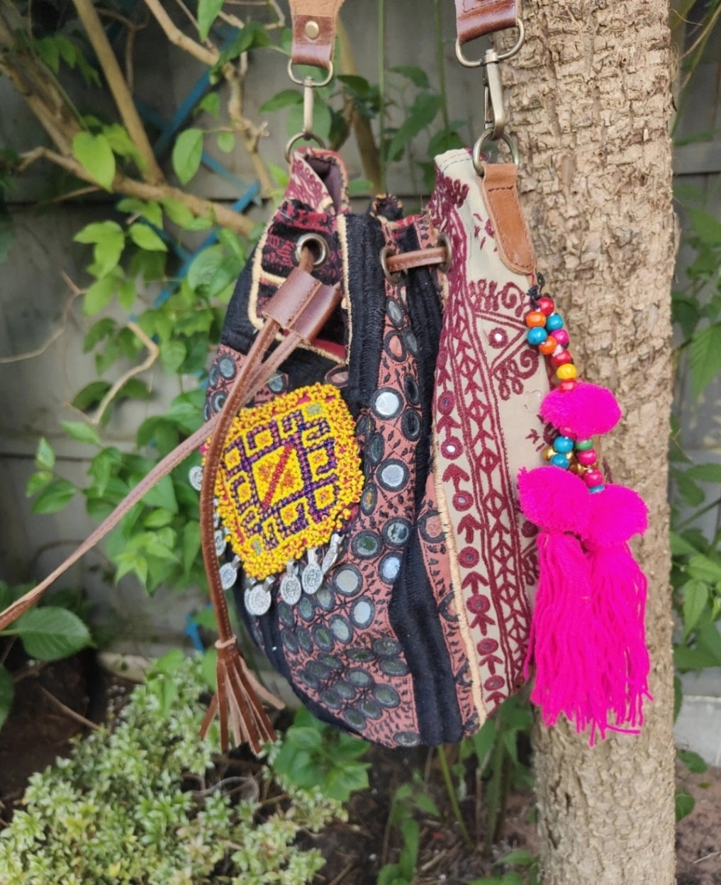Boho pulley bag with detachable strap