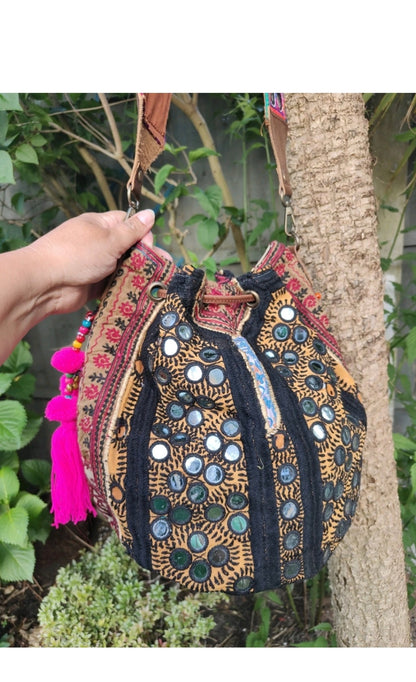Boho pulley bag with detachable strap