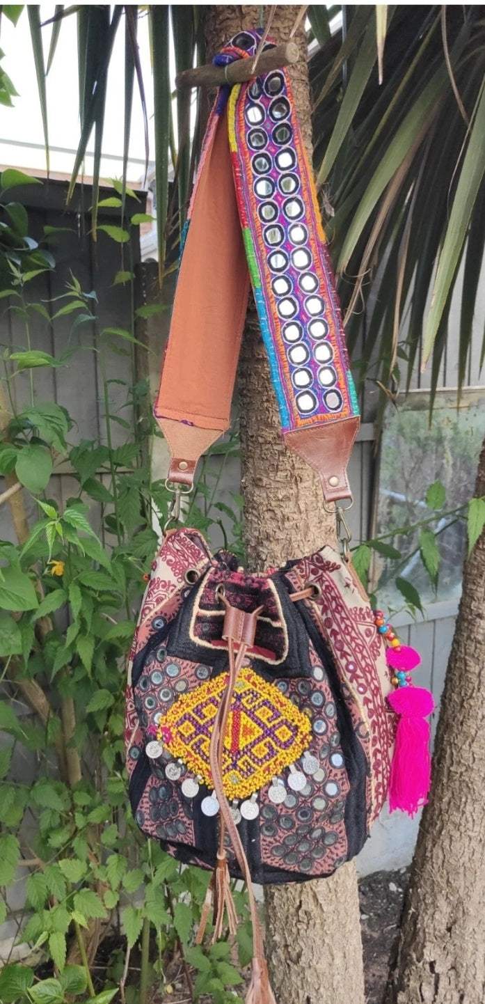 Boho pulley bag with detachable strap