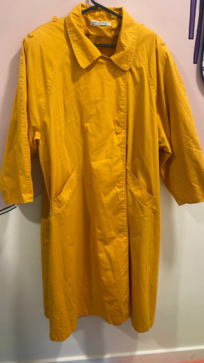 Vintage Yellow Mac