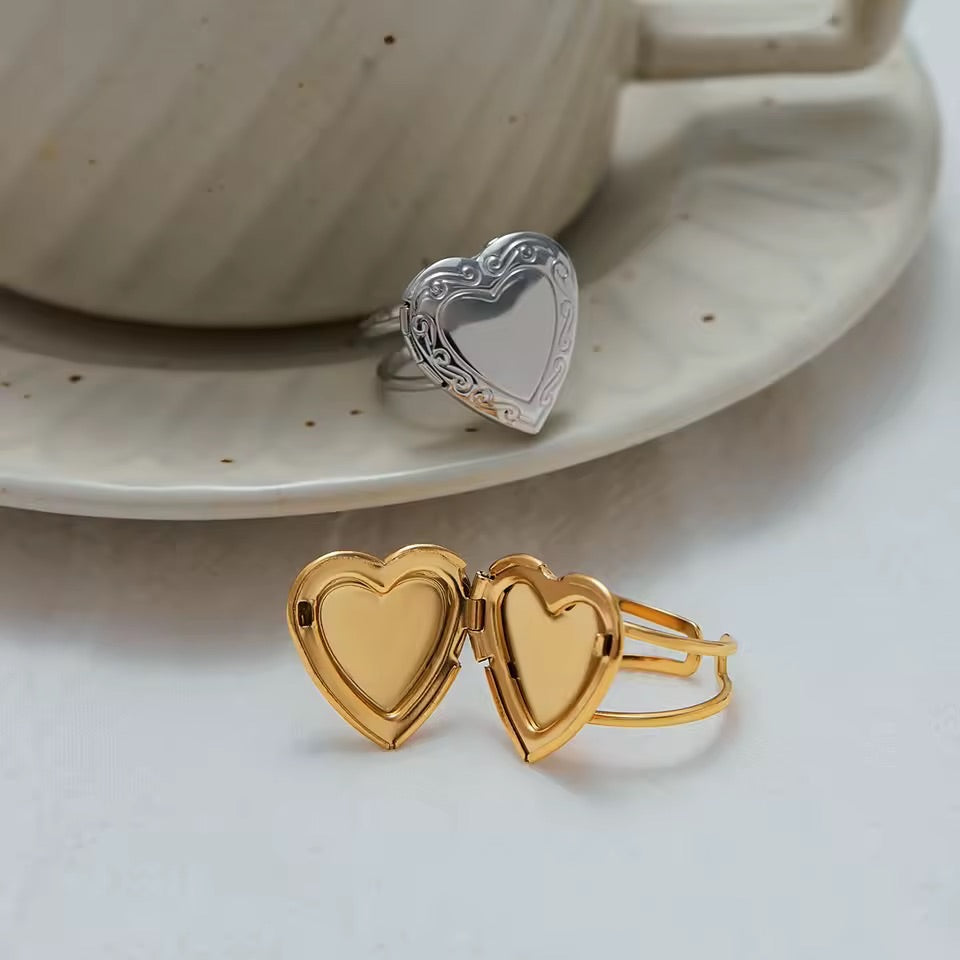 Valentine Sacred Heart Locket Ring Gold