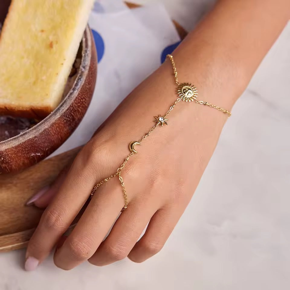 Solara Sun & Moon Hand Chain Gold