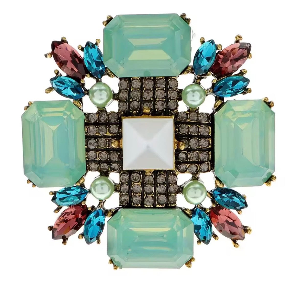 Jewell brooch
