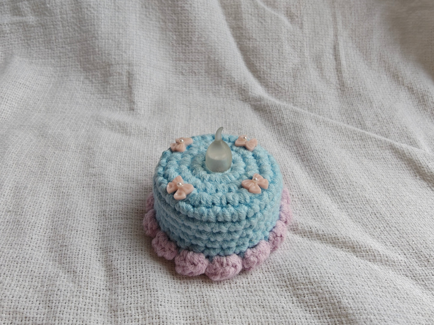 Tealight cakes, pink & lilac bow 