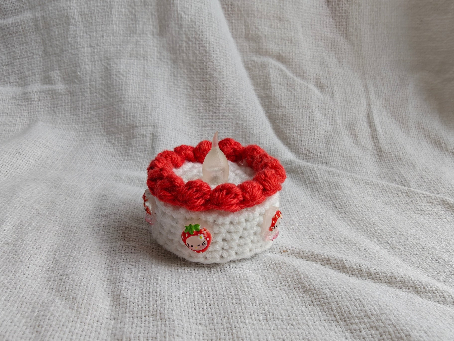 Tealight cakes, Victoria sponge, hello kitty strawberry 