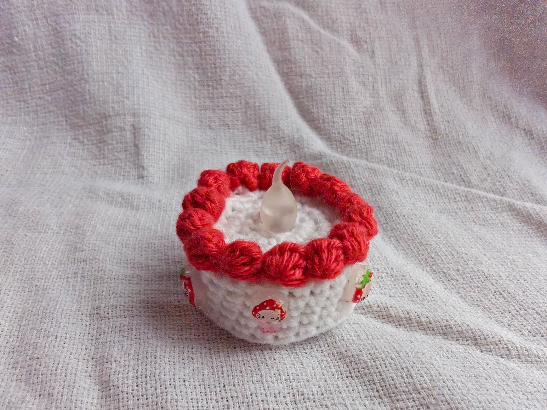 Tealight cakes, Victoria sponge, hello kitty strawberry 