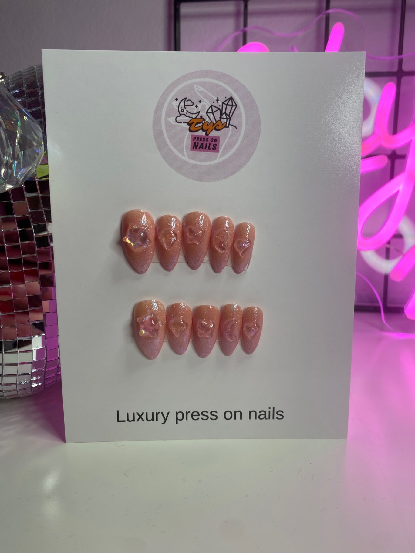 Iridescent 3D Shapes