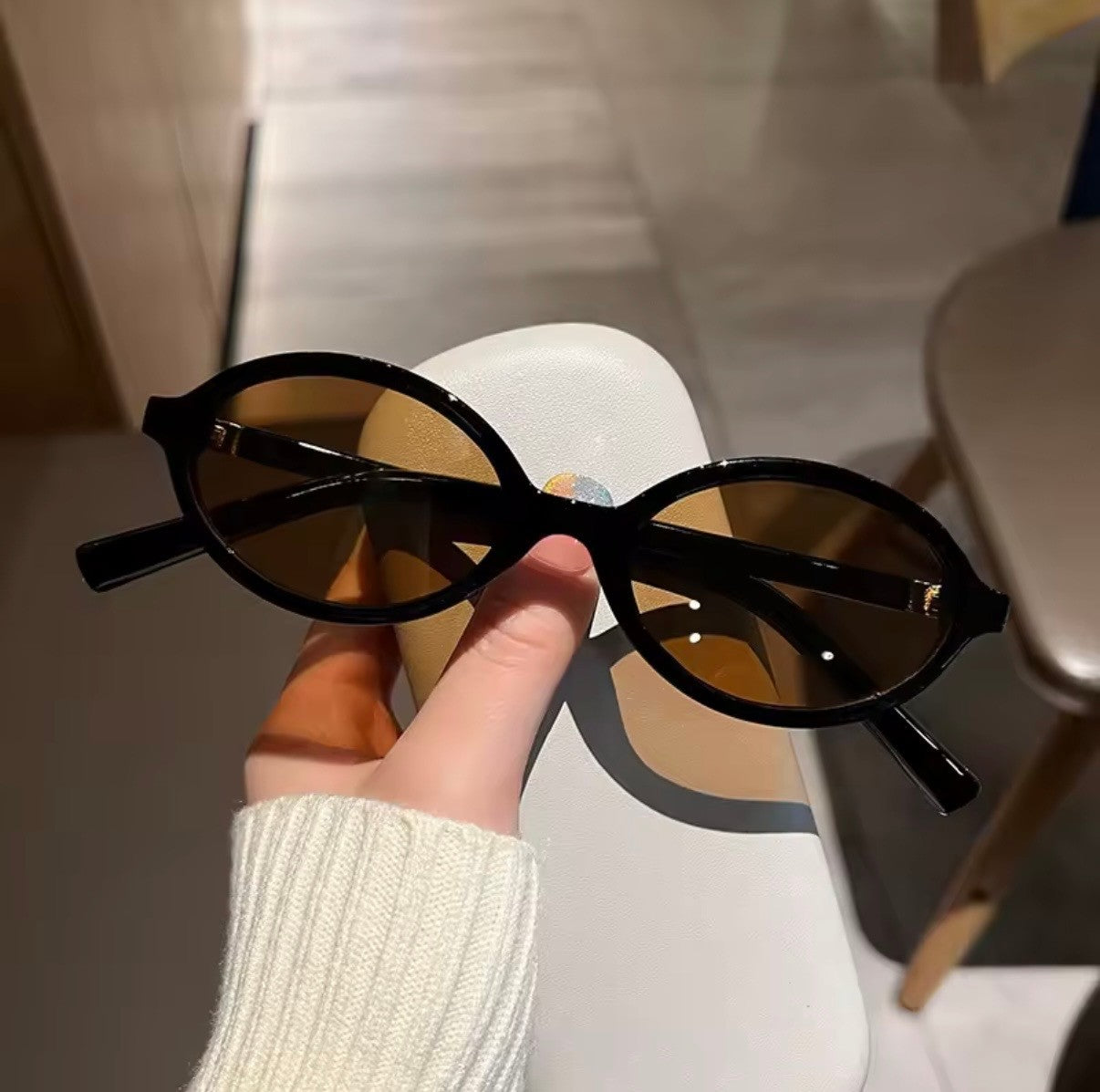 Preppy Oval Sunglasses Black Tan