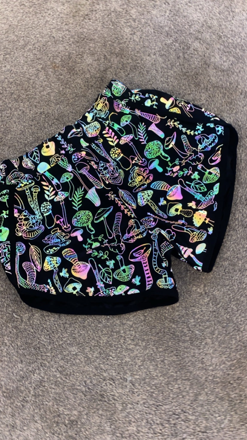 Ladies mushroom shorts Large (14)