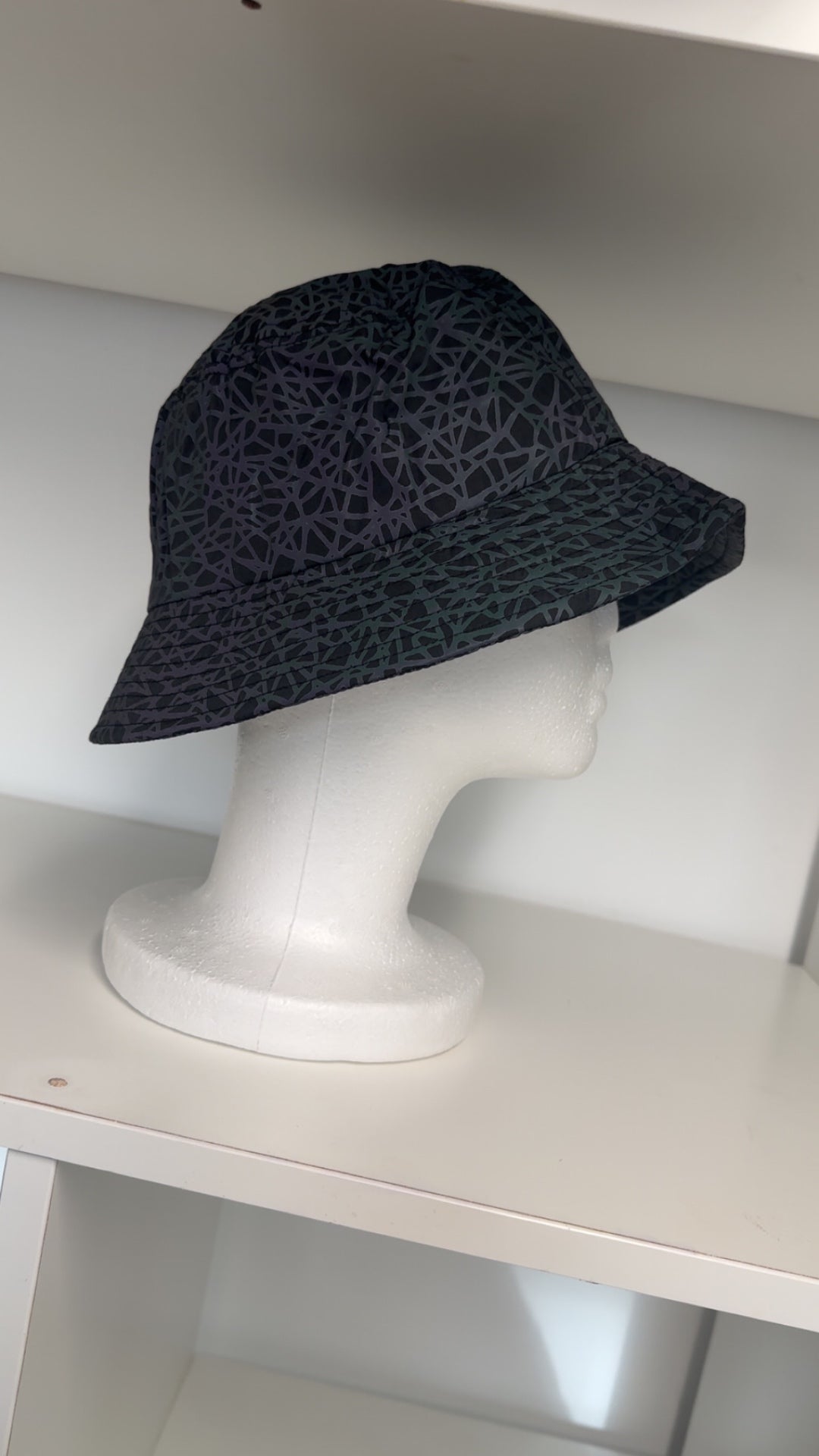 Grafiti line bucket hat 