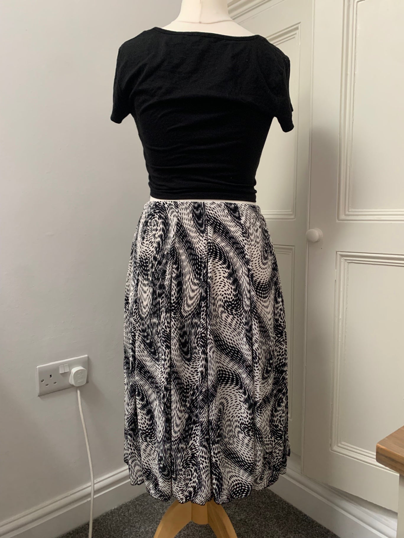 abstract swirl skirt 