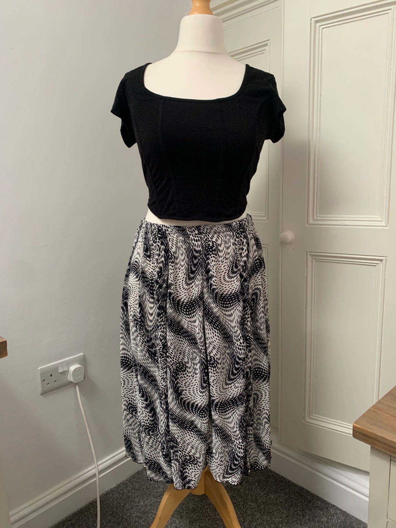 abstract swirl skirt 