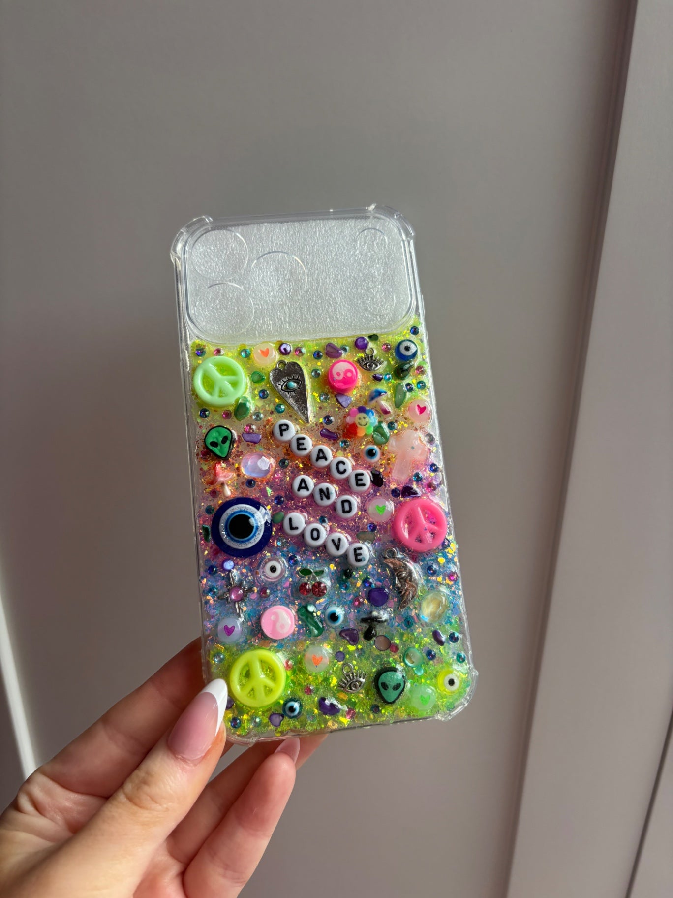 Funky phone case - iPhone 17 pro max🌈