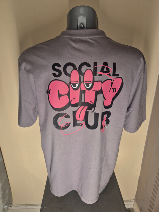 Social City Club tongue out. lilac M 