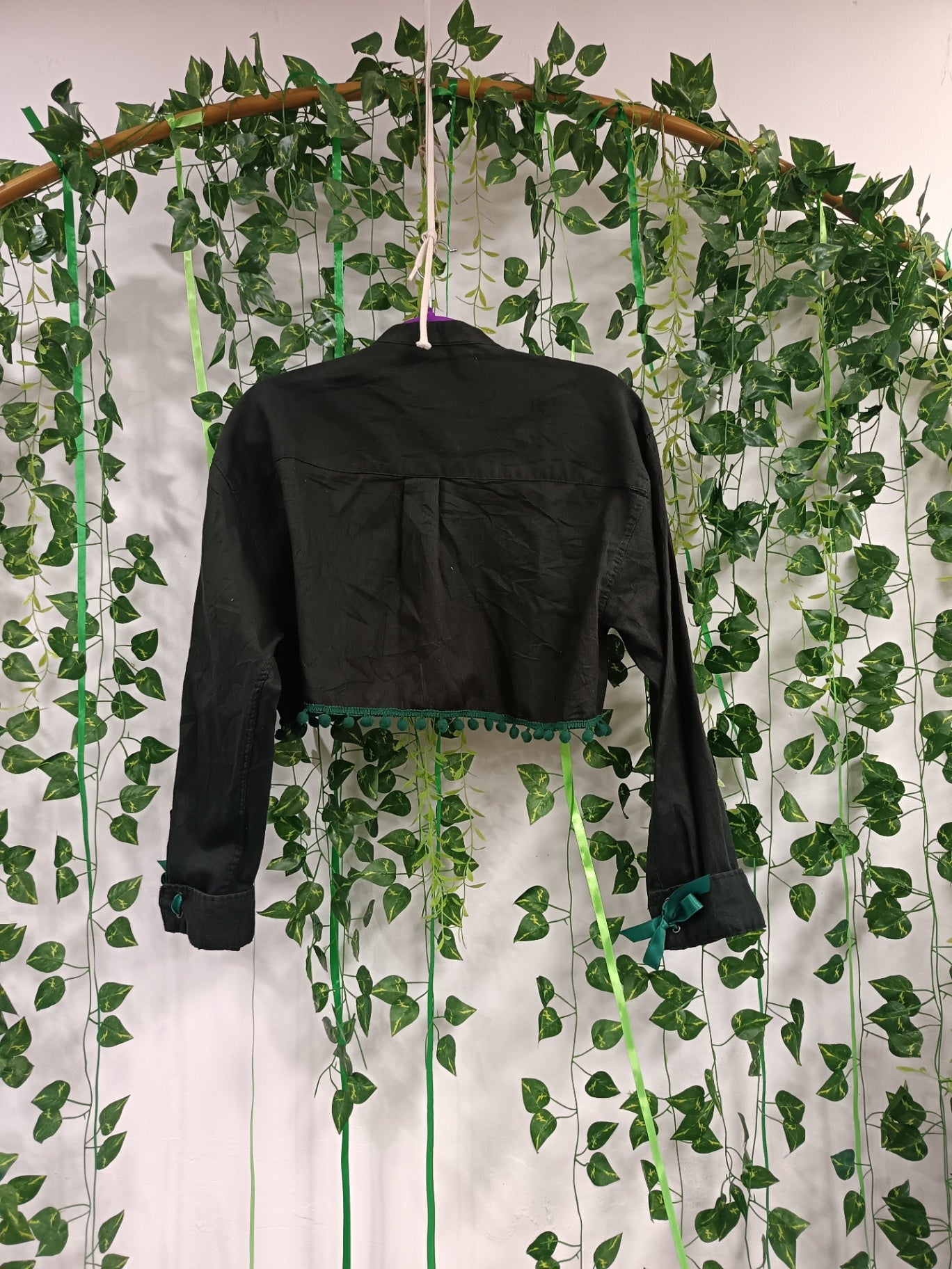 Cropped shirt green