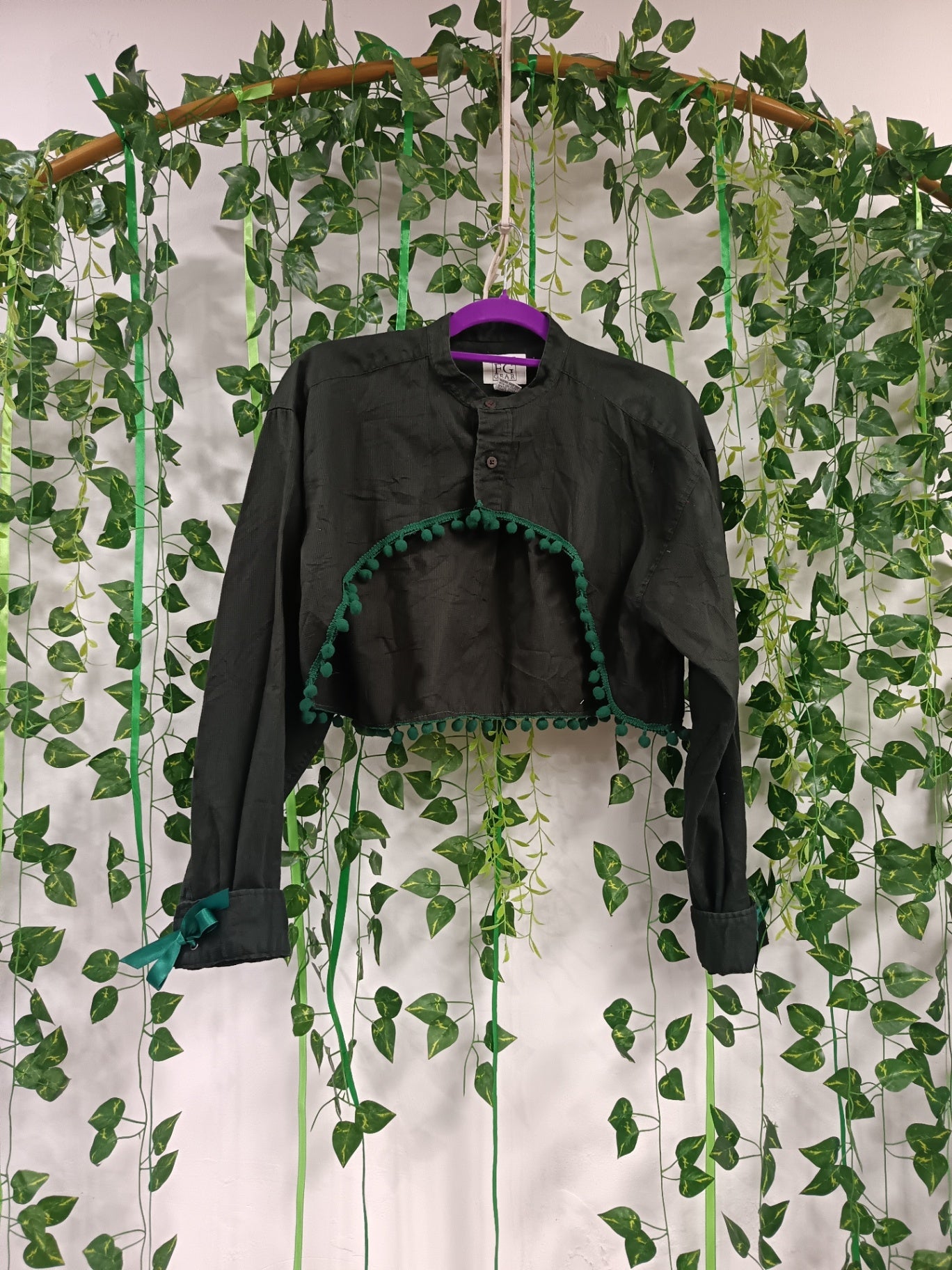 Cropped shirt green