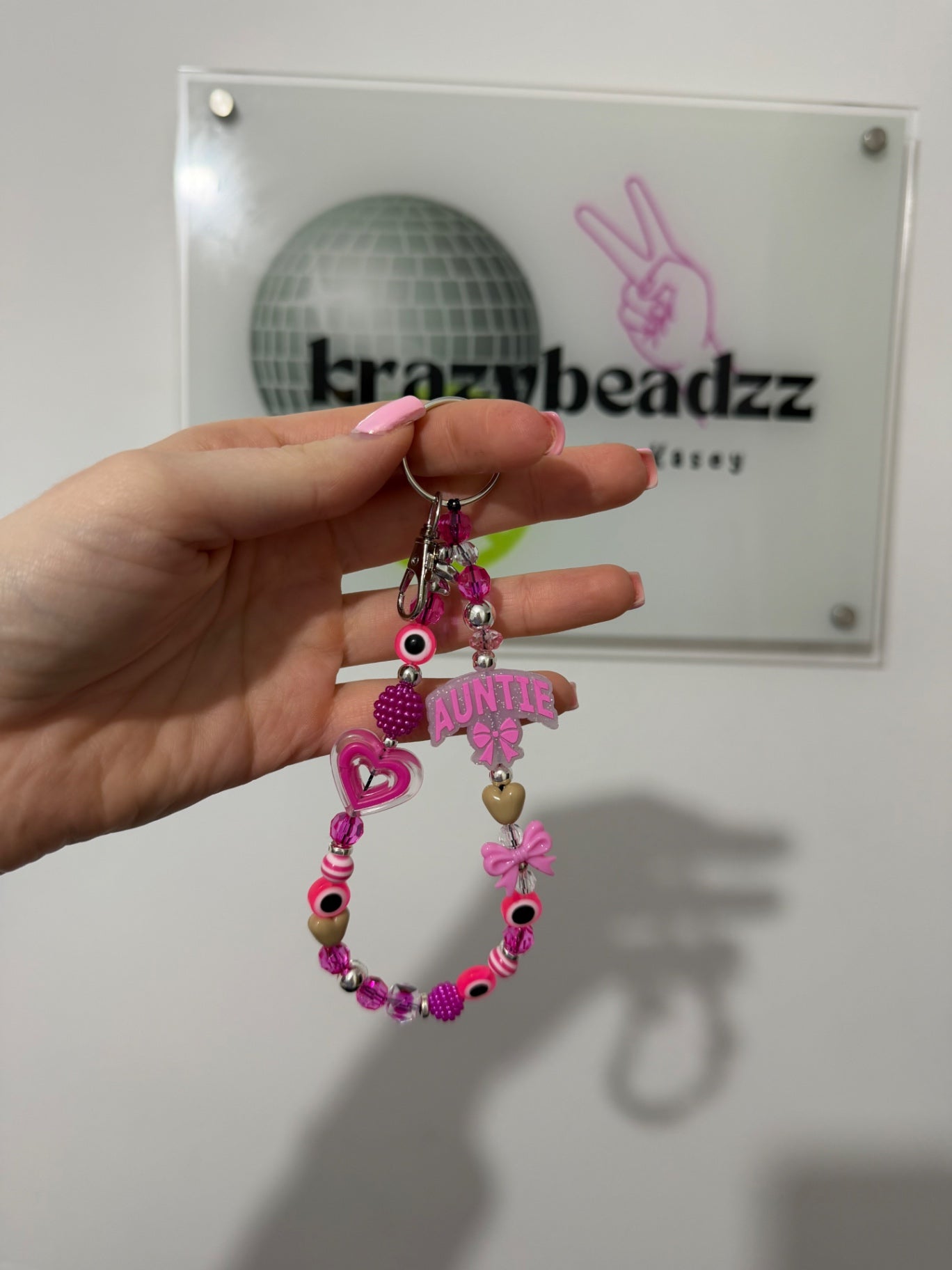 ‘Auntie’ pink keyring - silver 