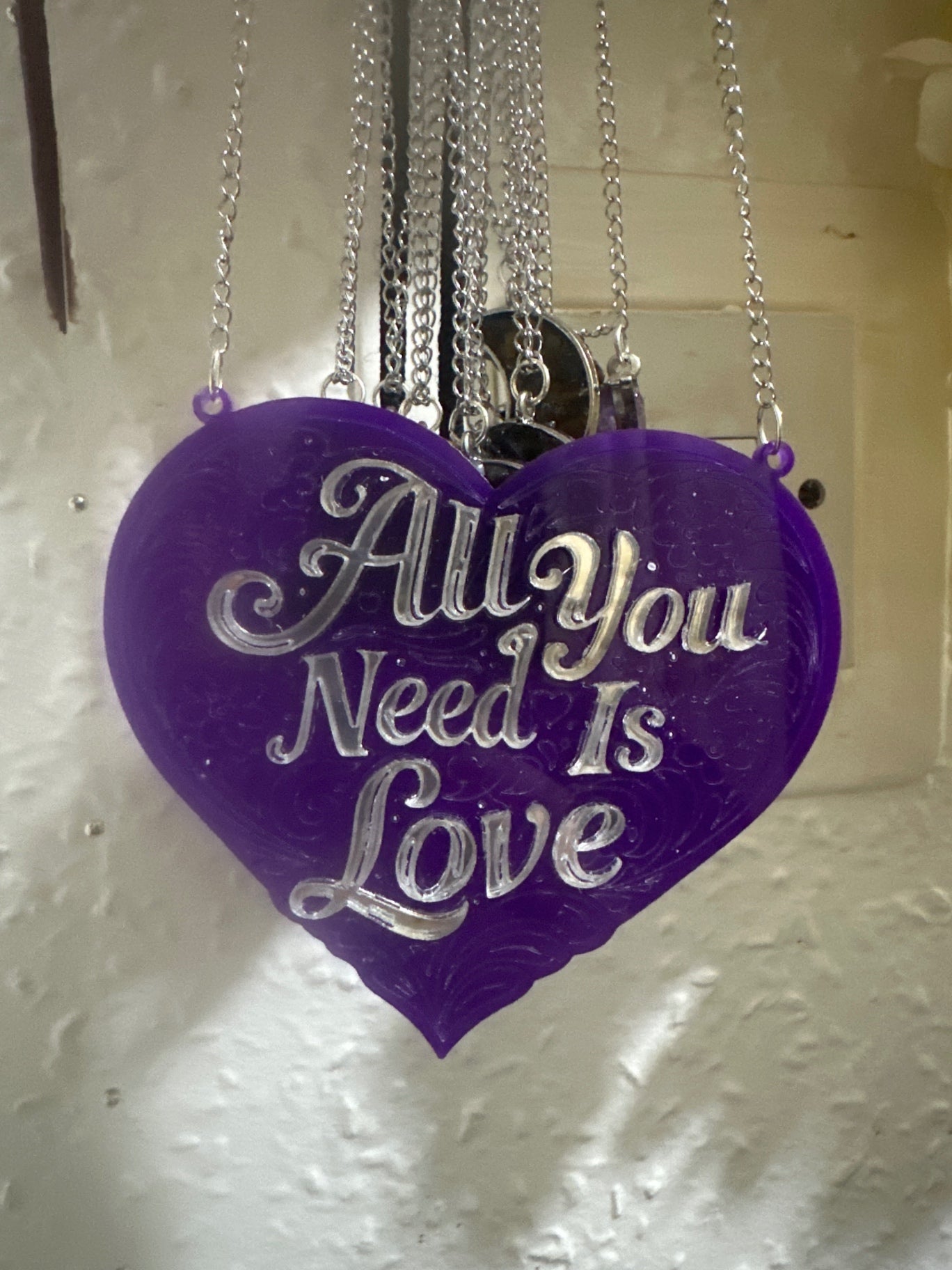 All you need is love knecklace