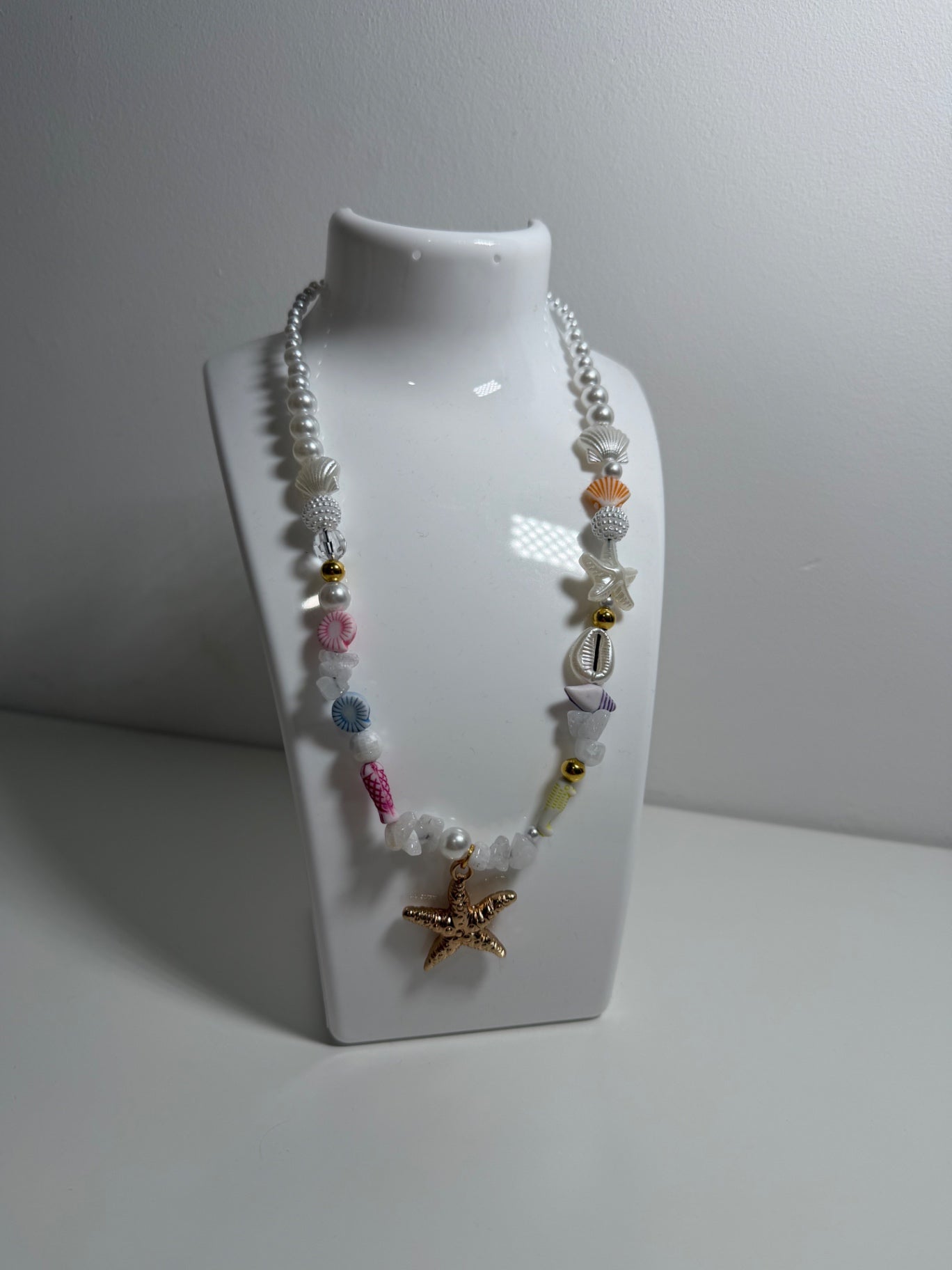 Shell SZN necklace - colour/gold