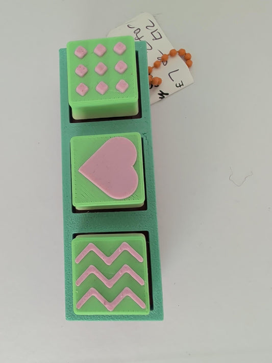 Spiky Brick Clicker Keychain Green Heart