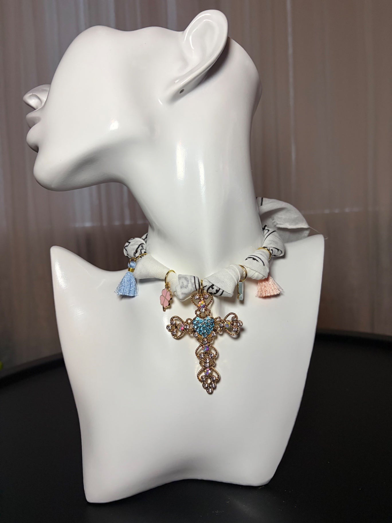 White bandana charm necklace 