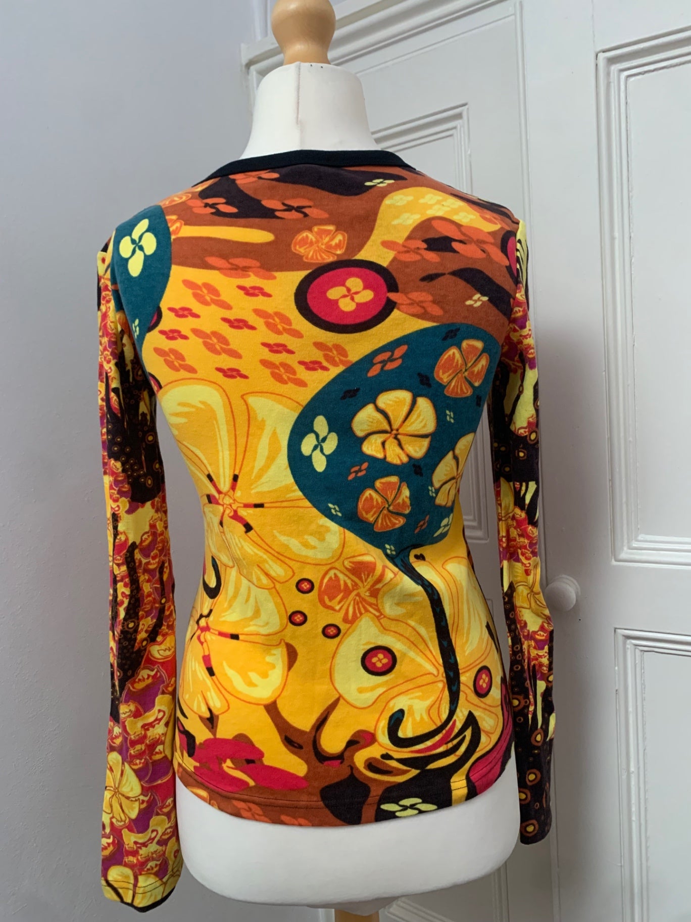 100% cotton vintage hayes graphic top