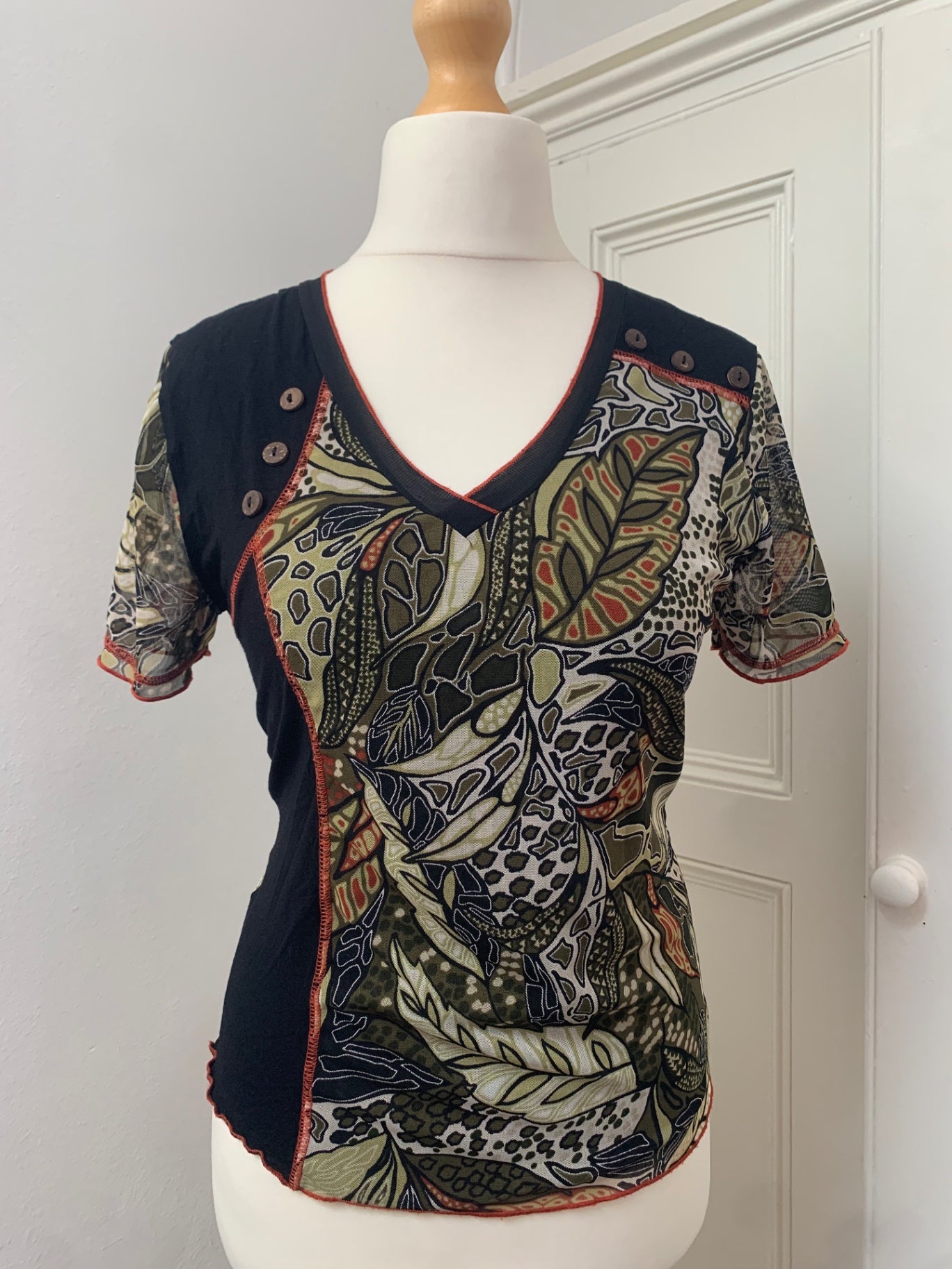 leaf pattern mesh top 