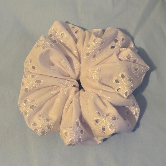 Broderie Anglaise XL Scrunchie