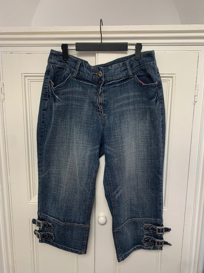 89% cotton vintage denim capri shorts